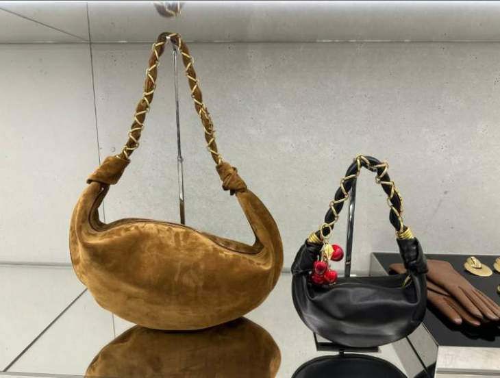 Picture of Saint Laurent Handbags _SKUfw221784639fw